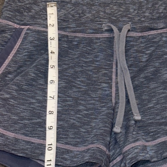 Athleta 2/$30 Knit Drawstring Shorts Size XS Heather Grey / Dark Heather Grey - Picture 12 of 13